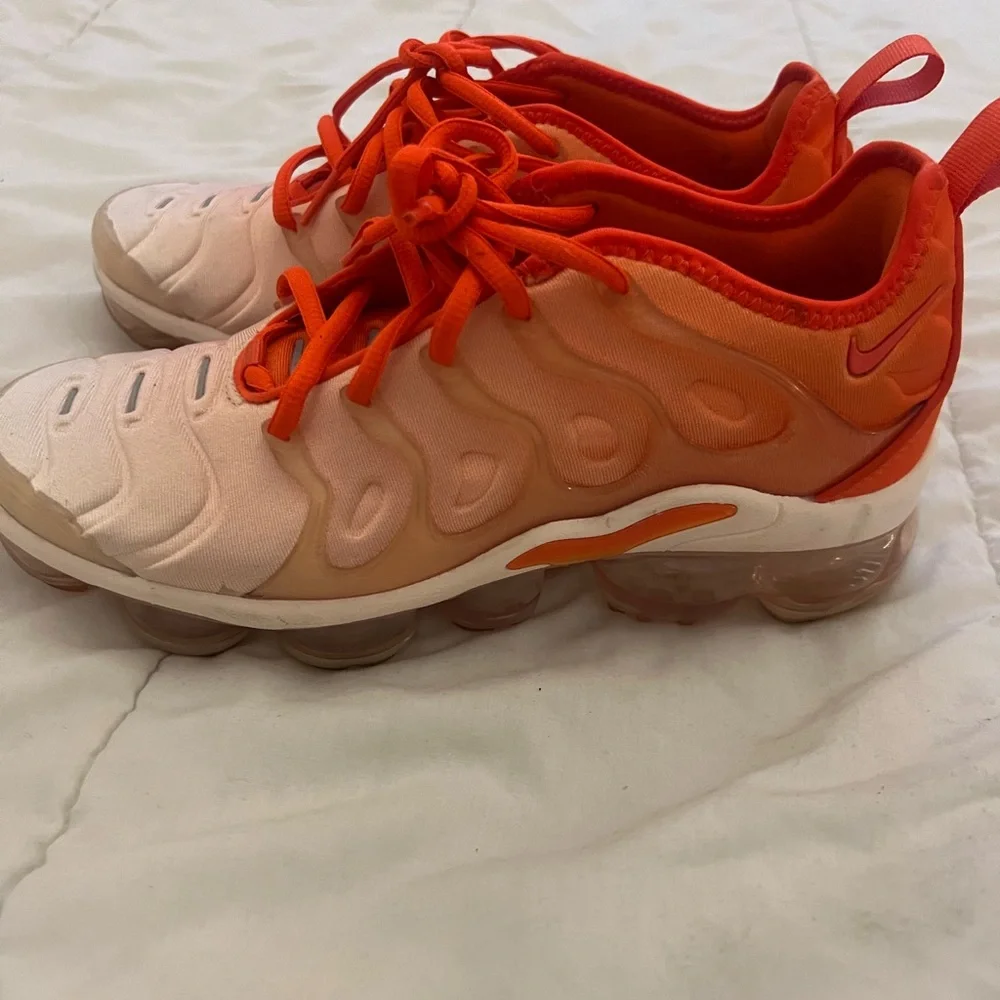 Nike Women's Bright Orange Athletic Shoes - Picture 4 of 6